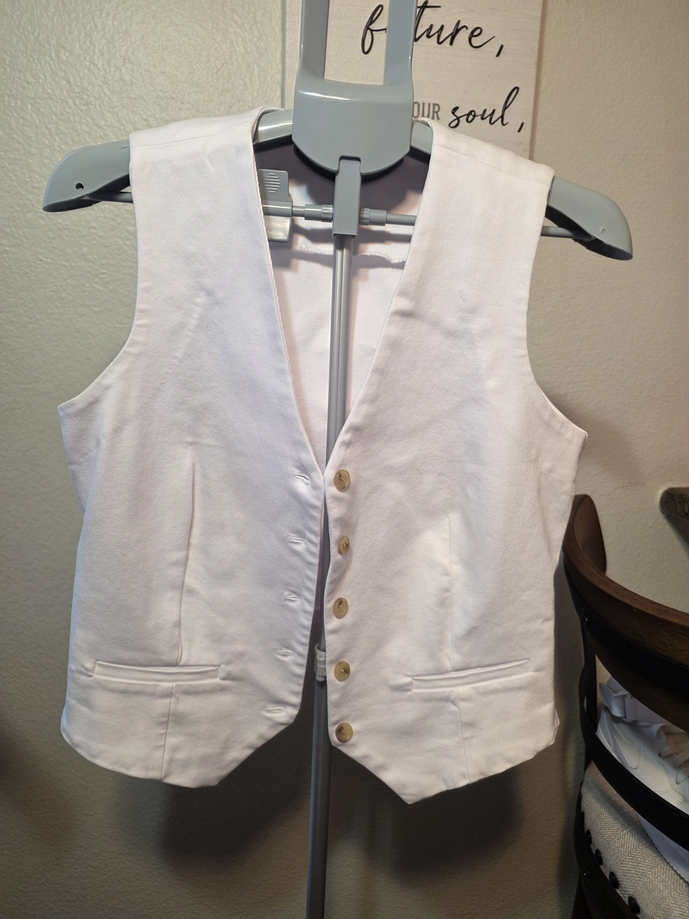 Evereve White Button-Front Sleeveless Vest Bodysuit - Picture 4 of 6
